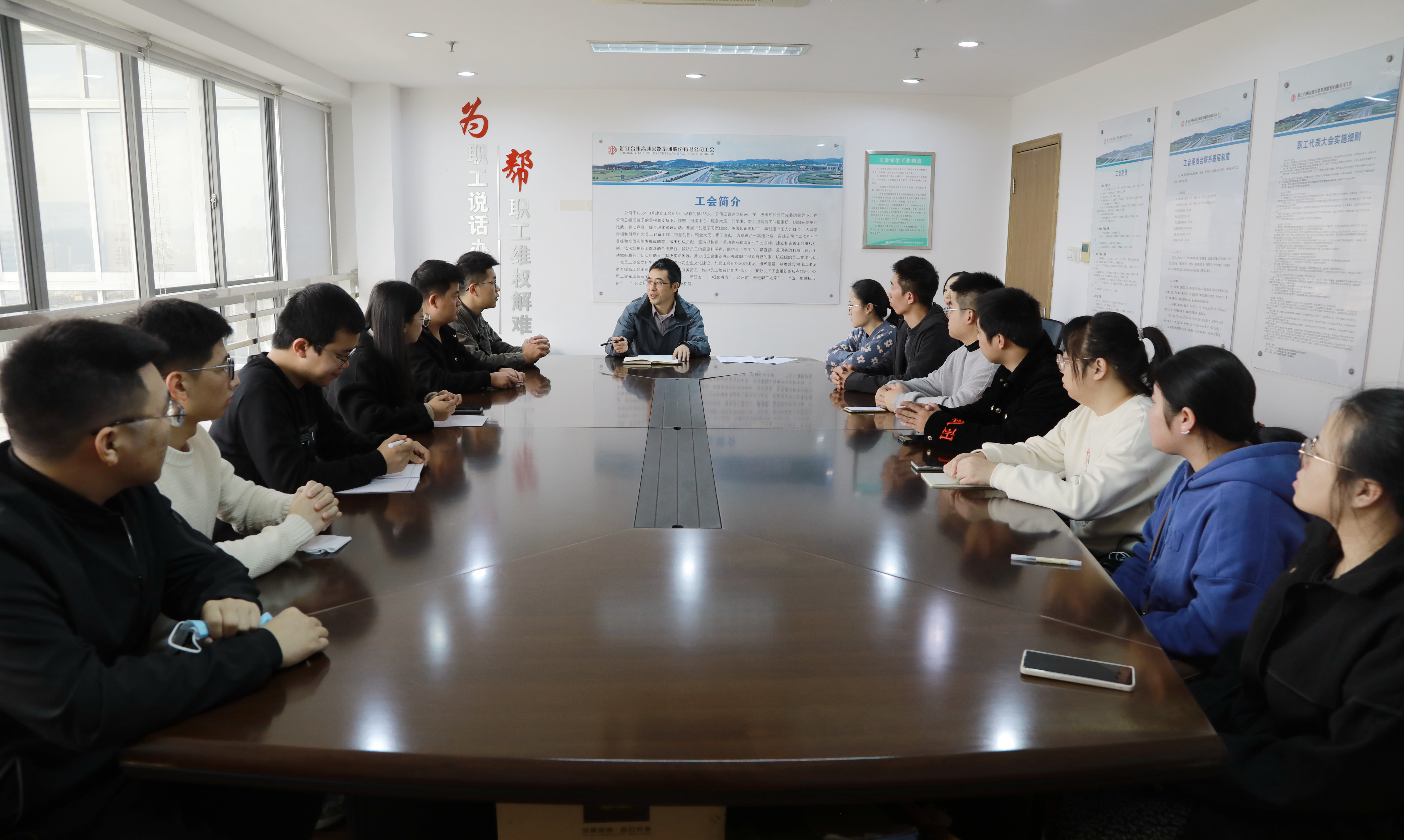 1637631577986375.jpg 8611dc354fbcbdb410985d422336d13.jpg