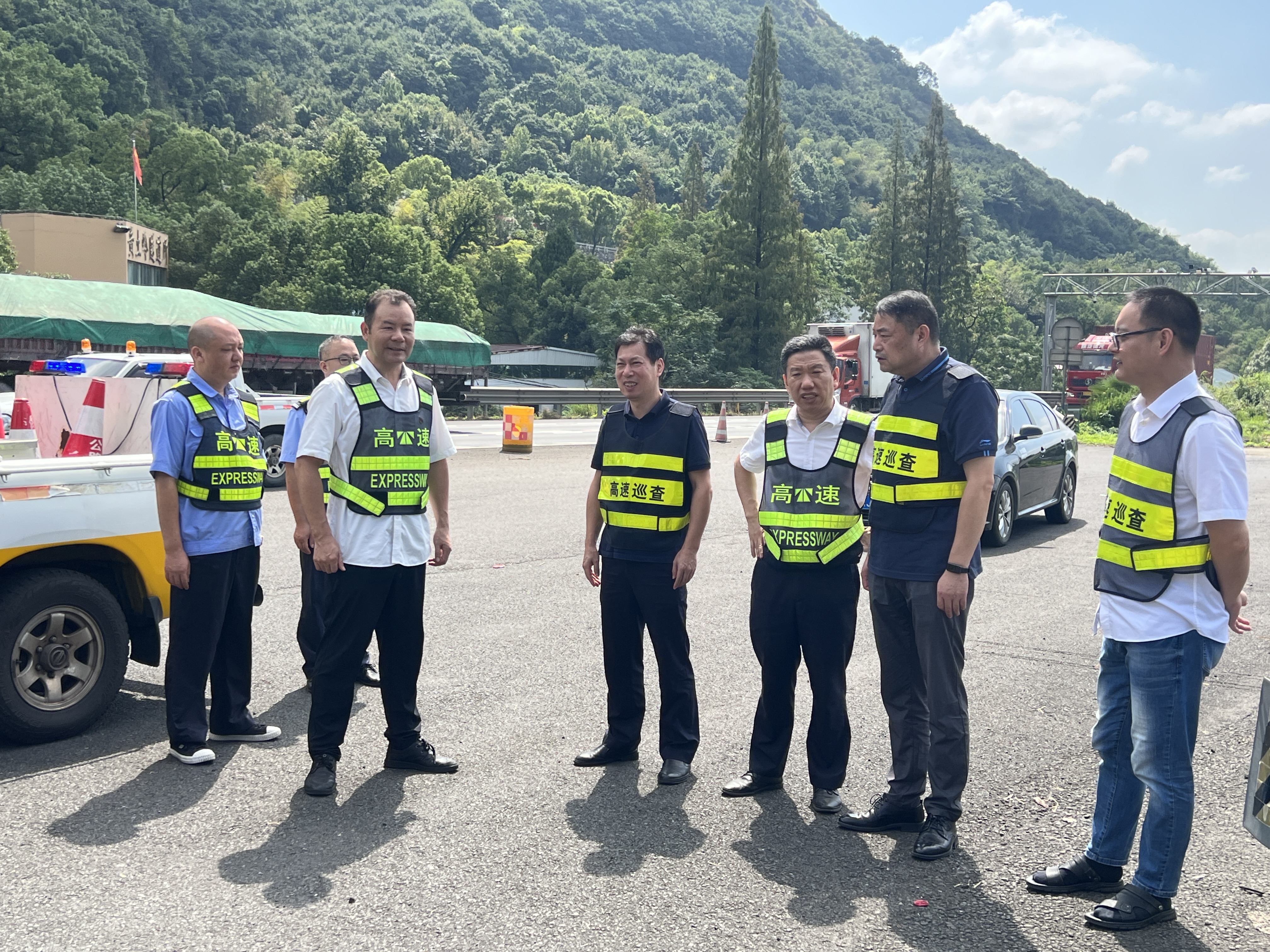 1695876263683318.jpg 黃土嶺外廣場(chǎng)1.JPG